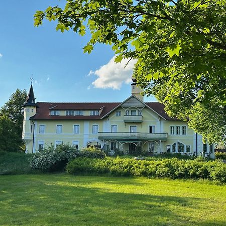 Gaestehaus Gut Frauendorf Windorf  Ngoại thất bức ảnh